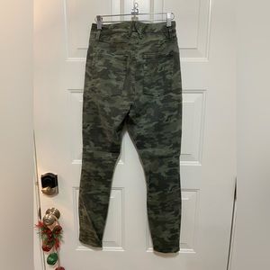 Good American Good Waist Camo High Rise Skinny Jeans